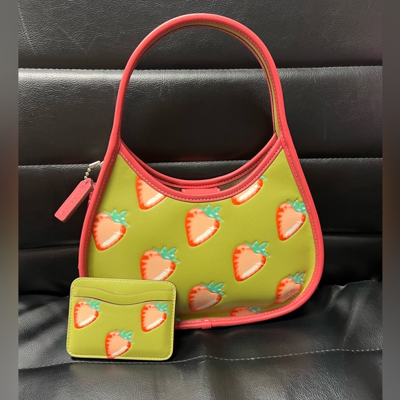 Coach Coachtopia Ergo Strawberry Set - Picture 1 of 5
